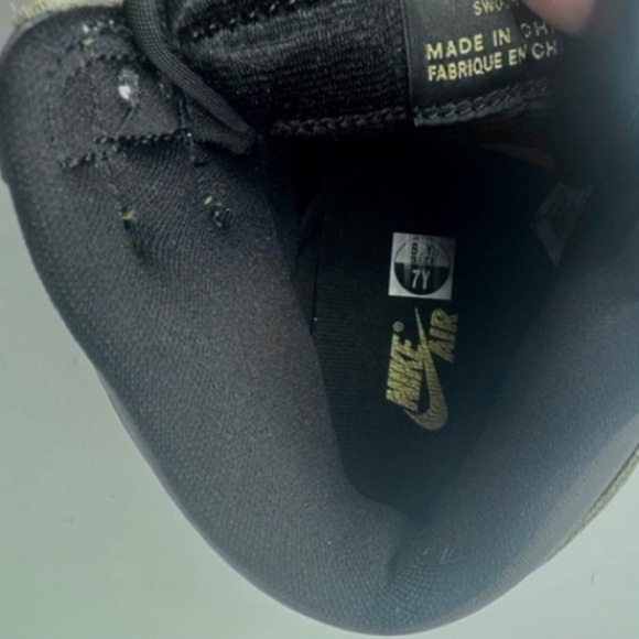 NIKE AIR JORDAN 1 High OG in Metallic Gold. SZ. 10M ** NEW WITH BOX ** - Picture 8 of 10